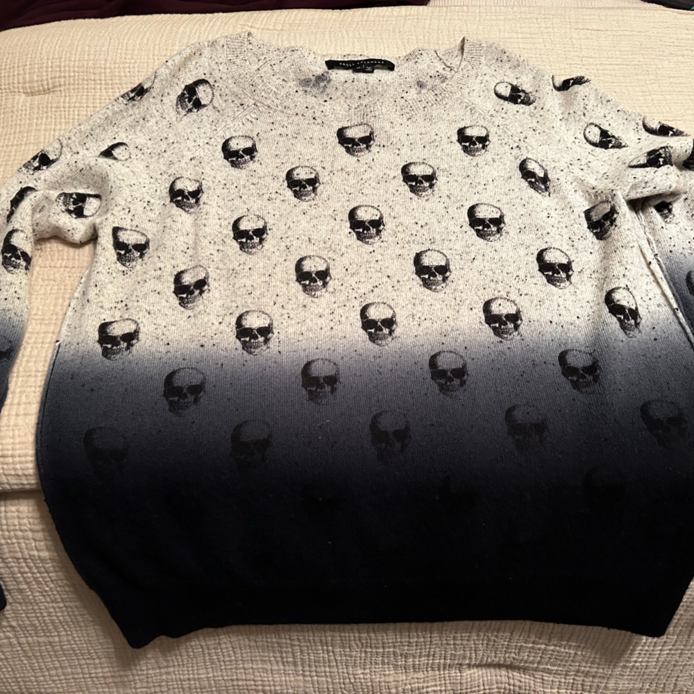 Skull cashmere sweater ombré print